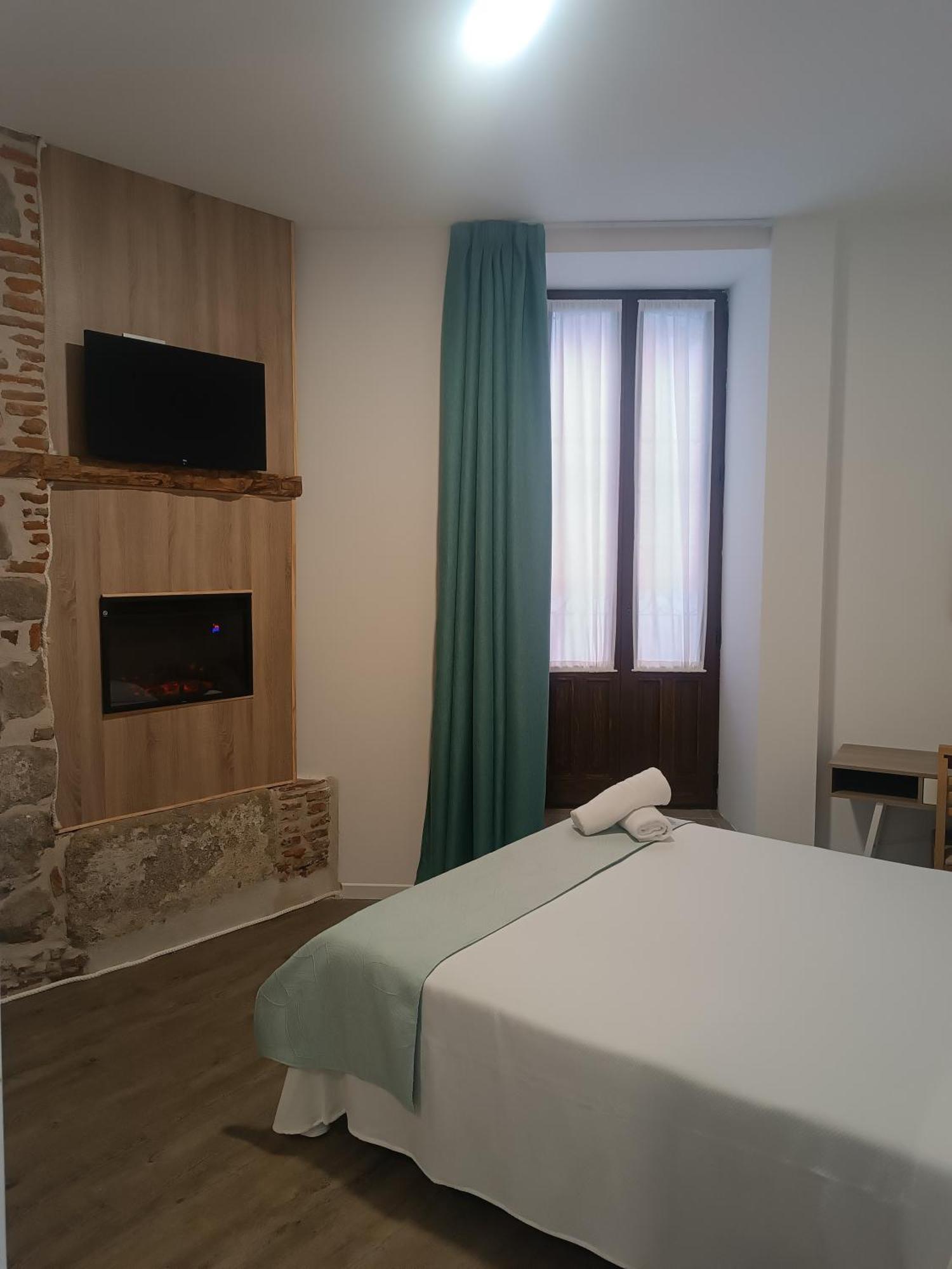Appartement Apartamentosturisticos Puerta Del Alcazar 0-1 *